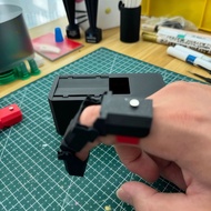 Iron Man 3D in Print Transforming Toy Stress Relief Photo Prop Finger Press Transform Robot Playthin