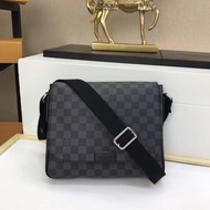 diagonal bag men's Ndistrict exquisite District handbag although small in s