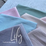 Lily Satin Textured Shawl Flowy Shawl Minimal Iron shawl Tak Jarang Senang Bentuk Shawl Raya 2021