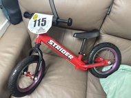 Strider 紅色平衡車
