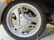 12吋輪圈鋁圈+輪胎通用 （來源：原廠光陽）九成新