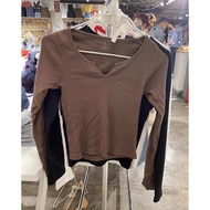 เสื้อยืดคอกลมแขนยาวทรงเข้ารูป OOTD BM สำหรับผู้หญิงในฤดูใบไม้ผลิ สีพื้น เสื้อชั้นในสีพื้น สไตล์ BM