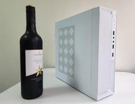 白色迷你主機 : Intel E3-1240 V2 (I7) / 32G / GT1030 2G / 512G SSD
