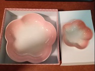 Le Creuset flower dish set 碟和碗 尋秦記chiikawa小米15小米12dysonmuji吸塵機netflix手機電磁爐sofa電飯煲抽濕機tv小米手機bruno風扇IPH