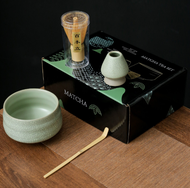 ชุดชงชามัทฉะ ชุดชงชาญี่ปุ่น ที่ใส่ตะกร้อมัทฉะ พร้อมที่ตีไม้ไผ่ Chasen   ร้านอยู่ที่ไทย