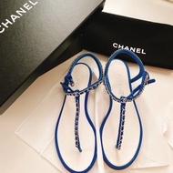Chanel 牛仔藍 穿皮鏈 經典 人字平底涼鞋 blue shoes 購自香港海港城專門店 bought from hk Harbour City store