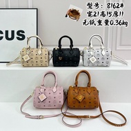 2026MCM crossbody bag Shoulder bag Female bag crossbody bag Messenger bag Shopping bag Fashion Blogg