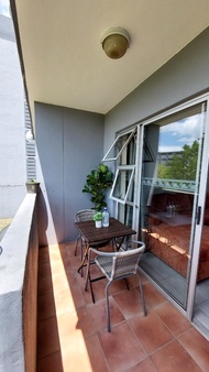 Apartemen  m² dengan 1 kamar tidur dan 2 kamar mandi pribadi di Newlands (La Boheme ...created for c
