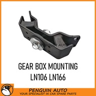 TOYOTA HILUX LN106 LN166 GEAR BOX MOUNTING