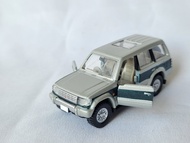 Xe mô hình Tomica - Xe dòng Premium - Xe Mitsubishi Pajero (Tỉ lệ 1/62) màu xám mở được cửa rất đẹp