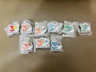 Pokemon 30週年年 金屬吊飾 「比卡超」，「奇異種子」、「奇異花」、「小火龍」、「噴火龍」、「水箭龜」