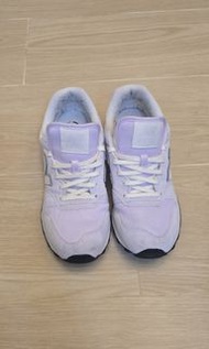 New Balance 紫色運動鞋
