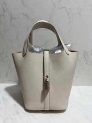 ‼️🥳G刻現貨，26年新鮮單- 奶昔白Hermes Picotin 18