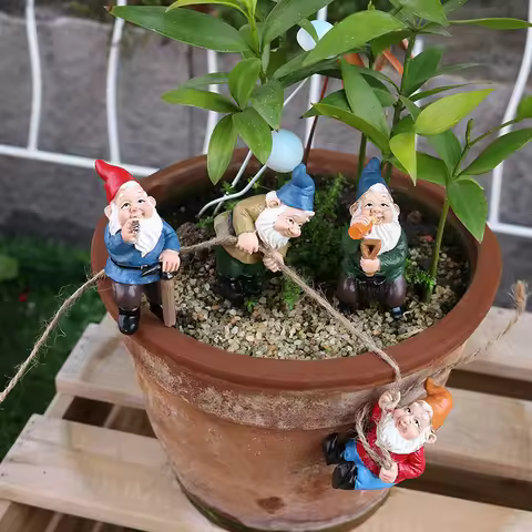 4-PCS Creative Garden Dwarf Climbing, Garden Bonsai Scene Decoration Accessories, Resin Crafts