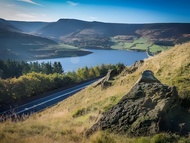 善德霍酒店 (The Saddleworth Hotel)