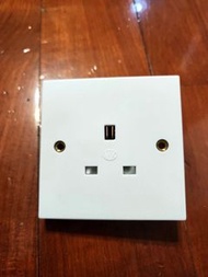 英國MK 13A英式牆插 絕版發燒hifi 電木板面 13A 牆插（黃銅） made in England 英國製 最後一隻 不議價