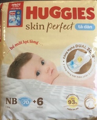 (Tặng thêm 6 miếng ) Tã Dán Lọt Lòng Huggies Newborn 70 Miếng Skin Perfect - Tã Dán Sơ Sinh NB70 Cho