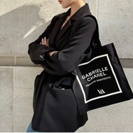 【現貨 💯官方正品 】Chanel全新 V&amp;A聯名限量托特帆布包(黑)