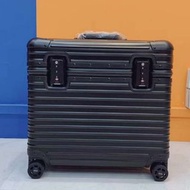 rimowa poilt cabin size brand new