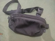 Aer day sling 2 - sling bag - good condition