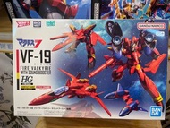 HG 1/100 《超時空要塞7》 VF-19改 火焰女武神 模型