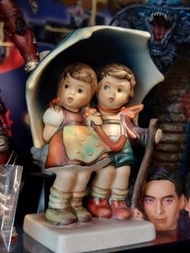 古董正版 經典 瓷器 1984年古董 娃娃 限量版 獨立號碼90 喜姆娃娃 goebel 風雨同路保存良好 (不合完美人仕 )(完美人仕勿擾) 門市