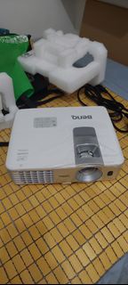 BenQ W1070+ 投影機