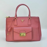 PRADA 粉色十字紋牛皮殺手包 34*22*15 98新