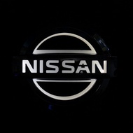 ป้ายสัญลักษณ์โลโก้ดัดแปลงไฟแอลอีดีแสดงโลโก้รถนิสสันแบบอุปกรณ์เสริมรถยนต์ DIY สำหรับนิสสันซิลฟีซันนี่บลูเบิร์ด Sunny Navara NP300 NV350 NV200