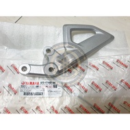 YAMAHA MT15 FOOTREST BRACKET B7D-F7442-00