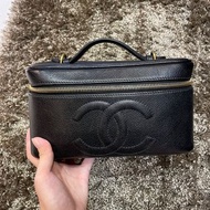 Chanel Vanity Vintage香奈兒爆款 化妝箱包*九成新含雷標