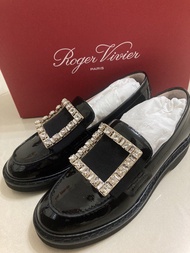 Roger Vivier閃鑽樂福鞋