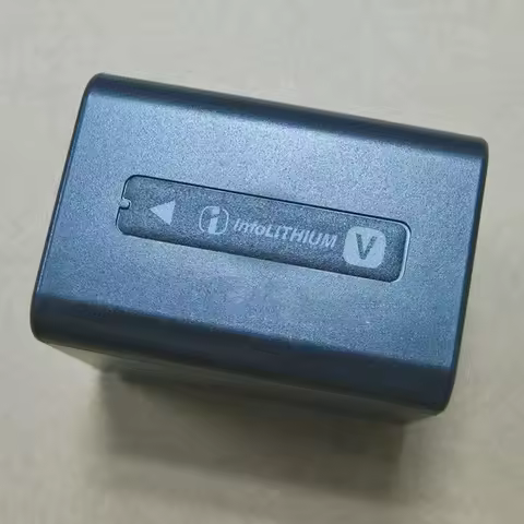 7.3V 1900mAh NP-FV70A FV70A High-performance Camera Battery For Sony FV50A AX700 AX45 60 AX100E AXP5