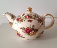 Royal Albert Old Country Roses Teapot