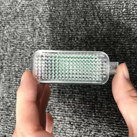 1pcs Apply to aud-i Foot lamp A4L A6L Q5 Q3 Q7 A8 A5 Indoor lighting lamp Led seat lamp Foot lamp Am