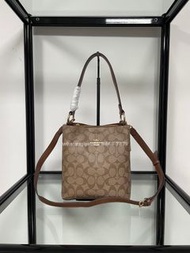 🎀Brand New Free Shipping💙Coach 女包2312  Town Bucket小號水桶包｜Color 卡其色配啡色｜Size 20x22x11 cm💙配件全齊適合送禮 嚴格檢測貨