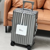 กระเป๋าเดินทางอลูมิเนียม 28 นิ้ว