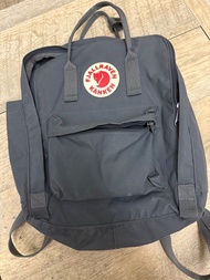 Fjallraven Kanken 背包