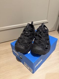Hoka 涼鞋 42碼 全新 $840     原價（$1180）