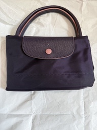 全新 Longchamp Le Pliage Club M 短柄手袋 Myrtille 深紫
