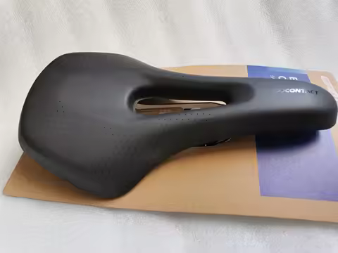 GIANT ERGO CONTACT SHORT NOSE DESIGN CUT OUT SEAT SADDLE MTB CITY TOURING