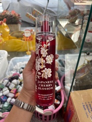 Bath &amp; Body Works Japanese Cherry Blossom Fragrance Mist 236ml. ของแท้