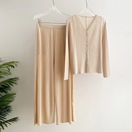 Miyake จีบชุดการจับคู่เสื้อผ้าชุดผู้หญิง MODE KOREA 2ชิ้นกางเกงขากว้าง Crop กางเกงชั้นในสำหรับผู้ชาย