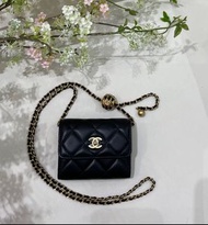 Chanel 黑色新金球 迷你斜孭袋