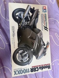 Tamiya Honda CBR 1100XX 模型套件