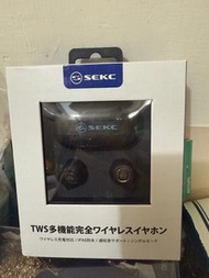 【SEKC】真無線藍芽耳機 ( 支援 Qi 無線充電 )
