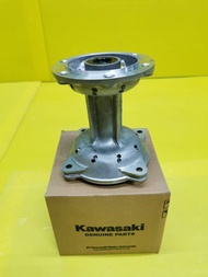 ดุมล้อหลังKLX 150BF   แท้เบิกศูนย์ KAWASAKI   41034-0596