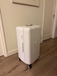 RIMOWA Gloss White Essential Trunk Plus