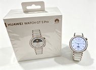 市場罕有 Huawei  Watch  GT 5  Pro 42mm 陶瓷白瓷智能手錶 99新