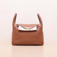 HERMES(愛馬仕) Lindy 30 37金棕色 TC皮 C刻 金扣